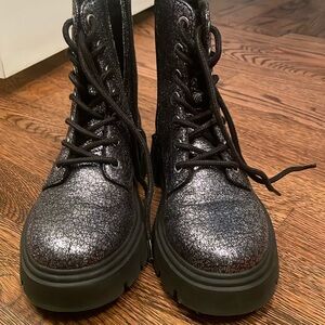 H&M girl silver black tie up inside zipper boots